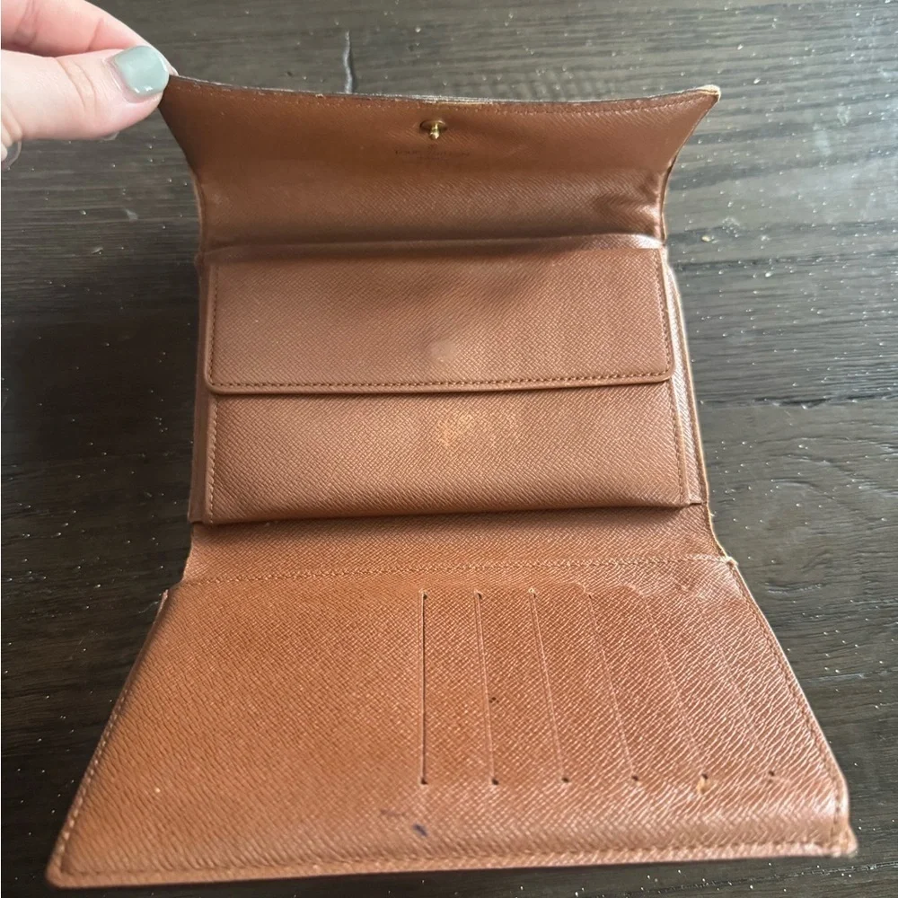 Louis Vuitton Trifold Snap Monogram Wallet